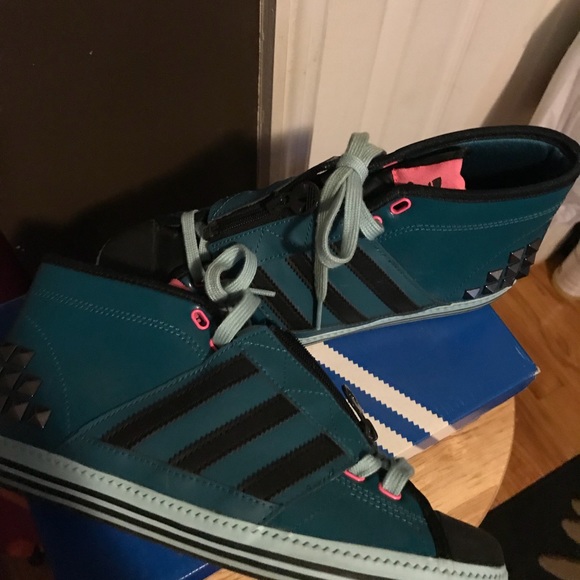 Adidas - Picture 2 of 2